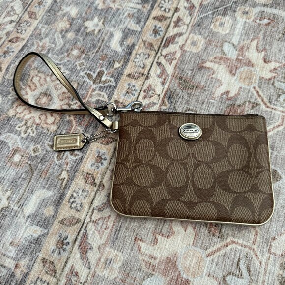 Authentic Coach Wristlet in Signature Canvas - Picture 1 of 5